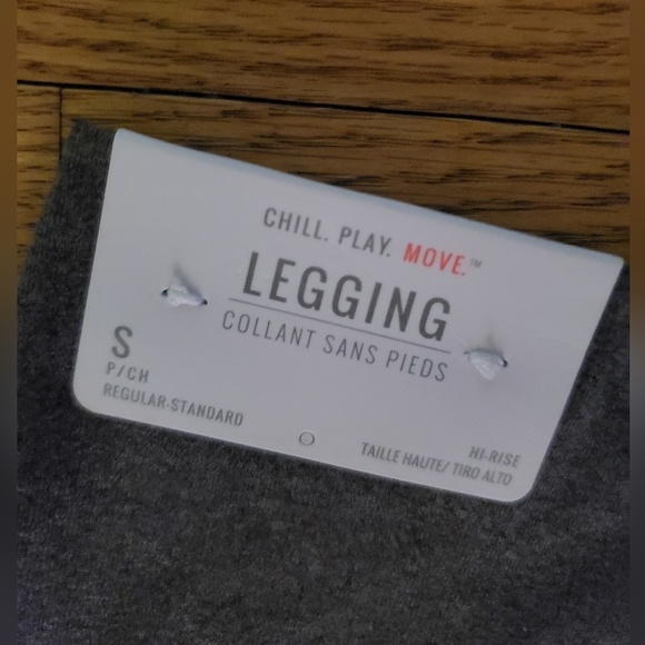 Aerie Colorblock 'Move' Workout Leggings & Matching Cropped 3/4 Zip Up - Picture 3 of 5